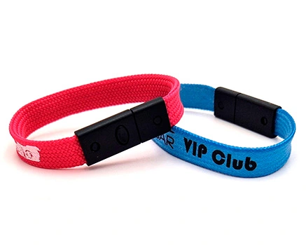 Efnisarmbönd