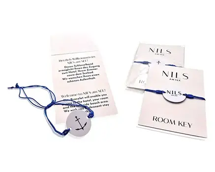 Þunnt hnýtt armband með kringlóttri RFID-flögu